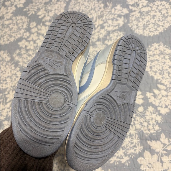 Nike Dunk Tennis Shoes - Picture 4 of 5